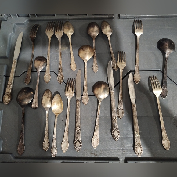 WM A Rogers AA‎ Heavy Oneida LTD 21 Piece Plated Flatware Set Old South - Picture 10 of 13